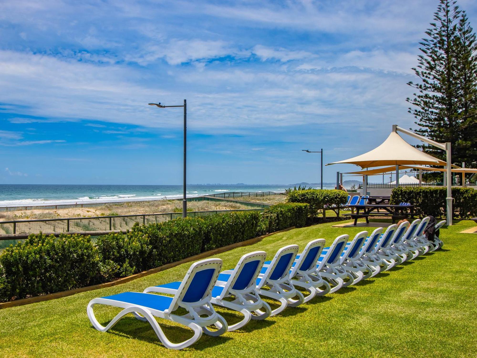 Breakers North Absolute Beachfront Apartments - Official Gold Coast Kültér fotó