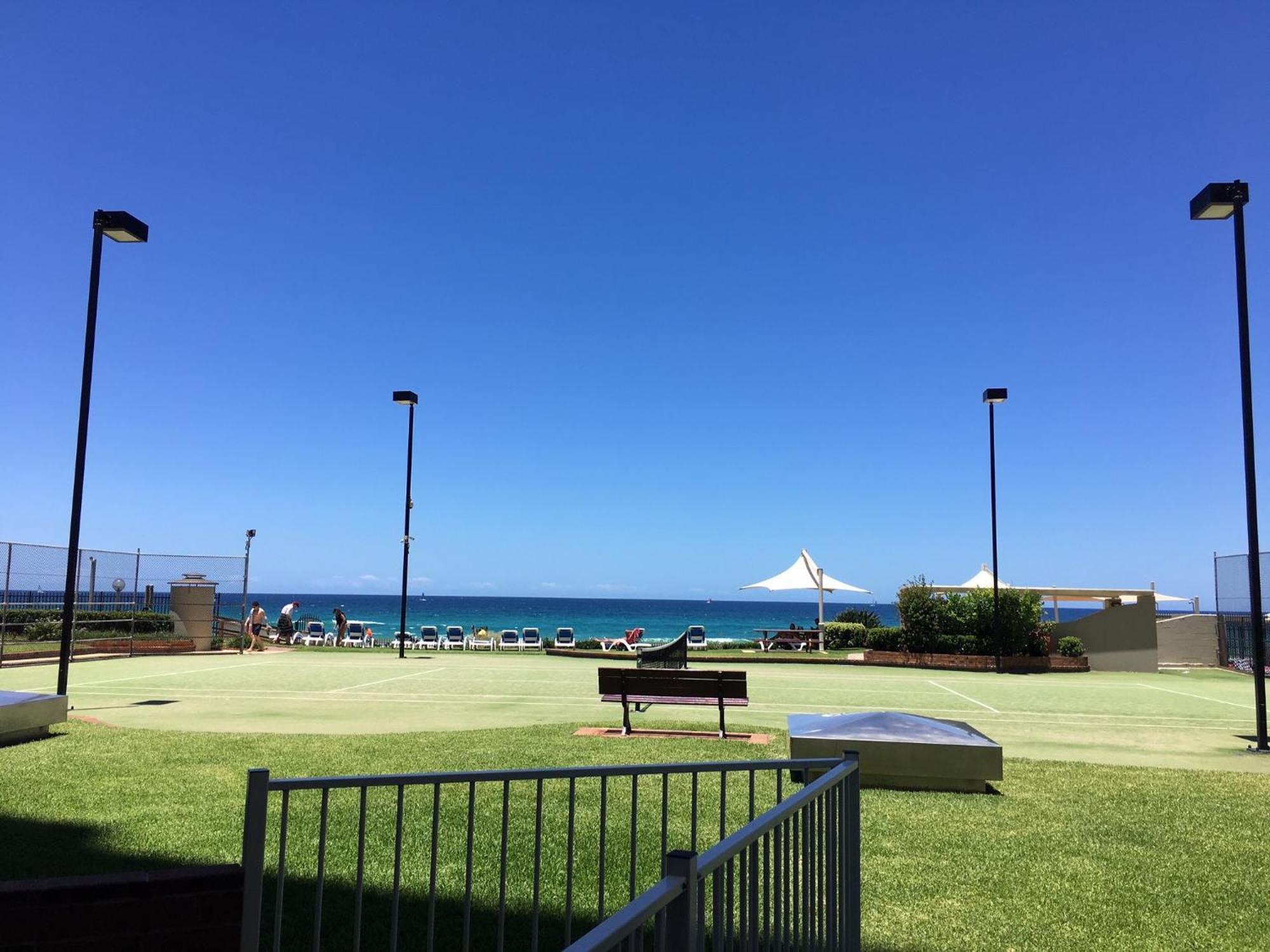 Breakers North Absolute Beachfront Apartments - Official Gold Coast Kültér fotó